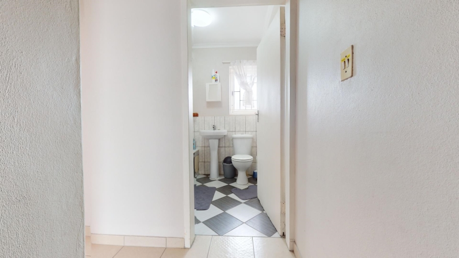 2 Bedroom Property for Sale in Sidwell Eastern Cape